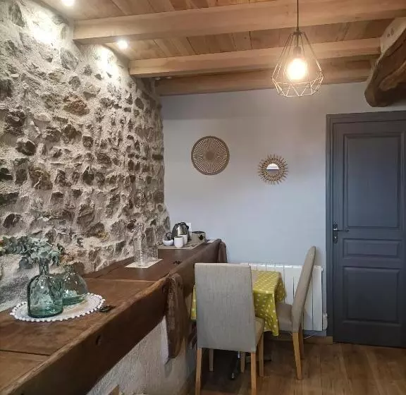 ベッドアンドブレックファースト La Grenouille Amoureuse