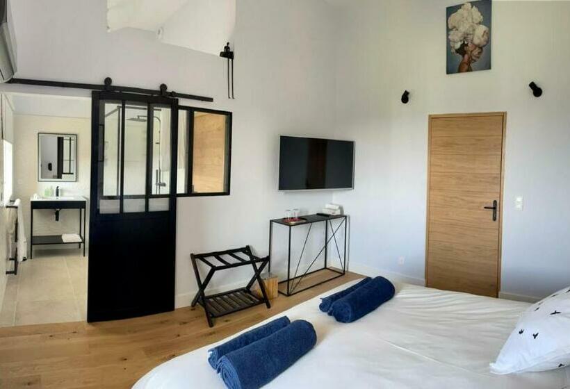 Bed and Breakfast Le Petit Caviste Chambres D Hôtes & Suites