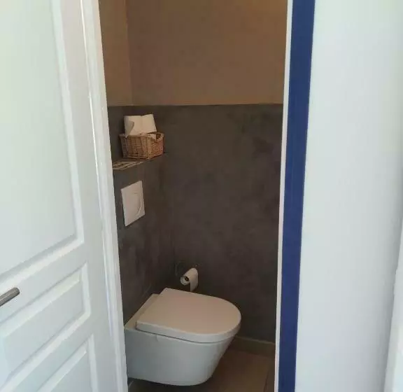 Majatalo L Annexe Du Font Blanque