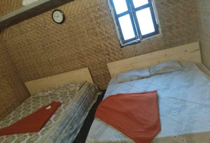 بنسيون The Gravity Cafe  A Unit Of Staychillhampi