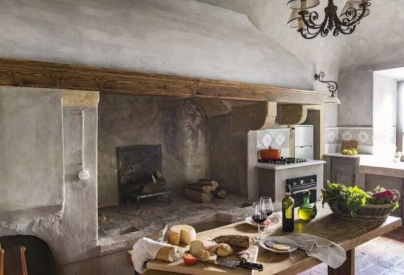 בית מלון כפרי Borgo Pignano Tuscany