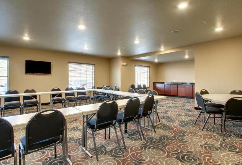 Cobblestone Hotel & Suites Salem