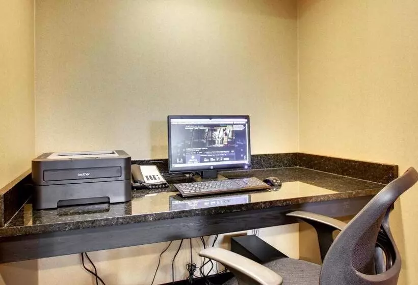 Cobblestone Hotel & Suites   Salem