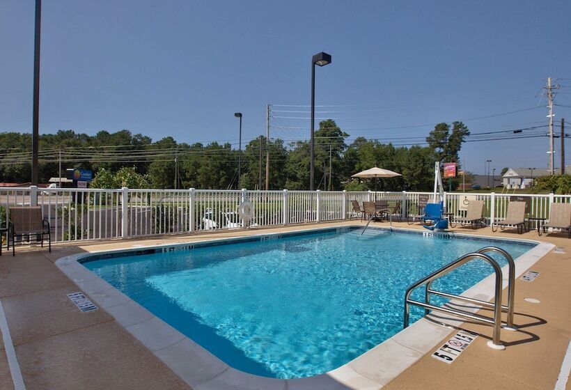 호텔 Comfort Inn & Suites Dothan East