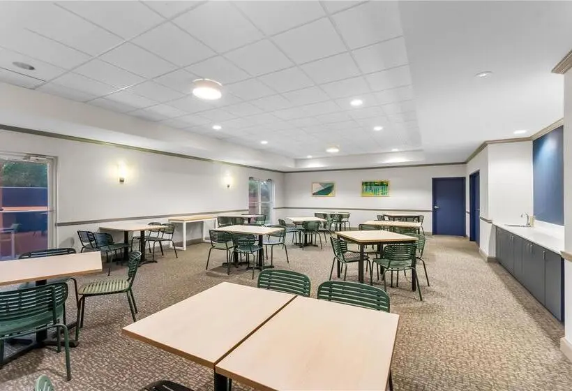 ホテル Comfort Inn & Suites Dothan East