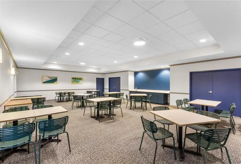 ホテル Comfort Inn & Suites Dothan East