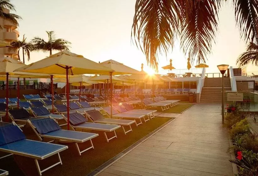 Hotel First Group La Montagne