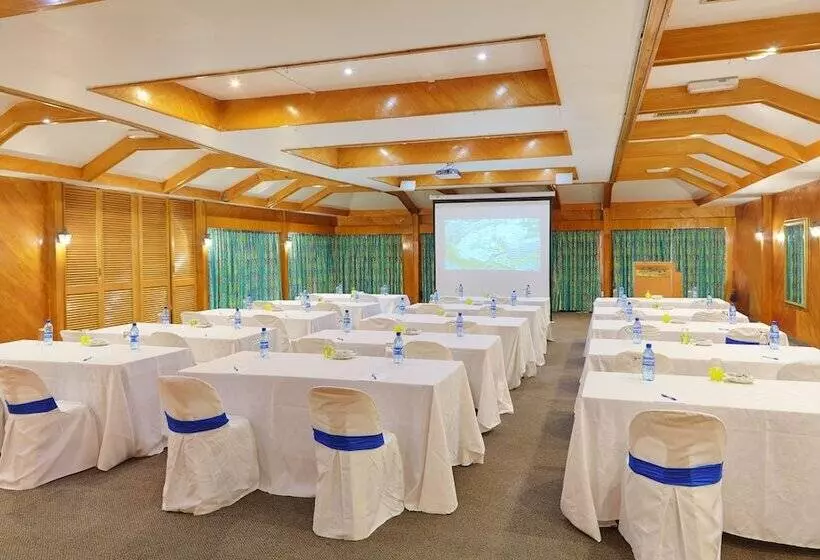 Hotel First Group La Montagne