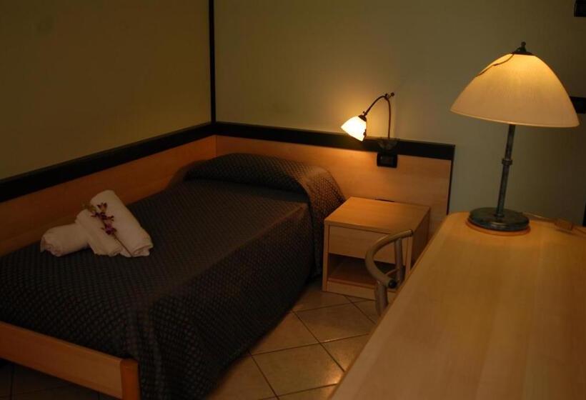 ホテル Gran Delta Di Alba Invest Srl