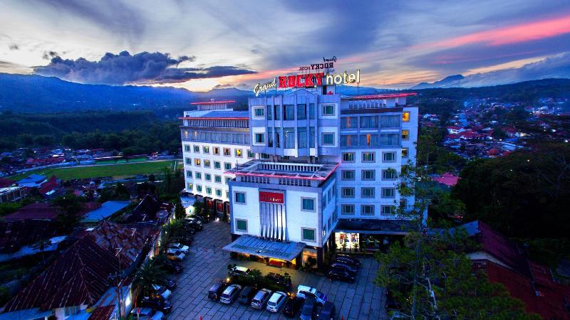 Grand Rocky Hotel Bukittinggi