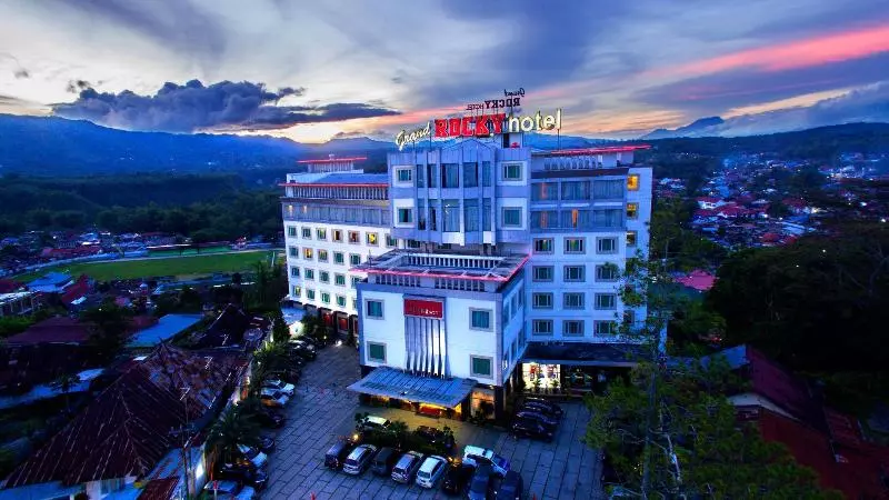 Grand Rocky Hotel Bukittinggi