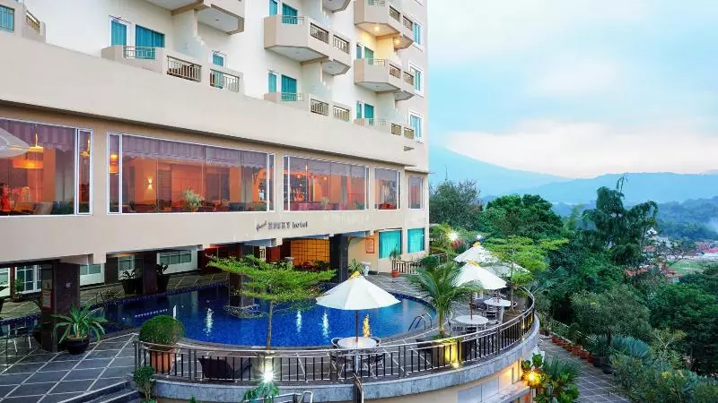 Grand Rocky Hotel Bukittinggi