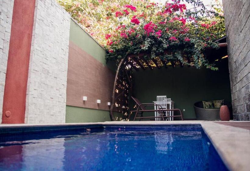 Hotel Kanaloa Pousada