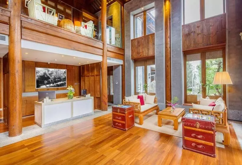 Отель Lux Tea Horse Road Lijiang