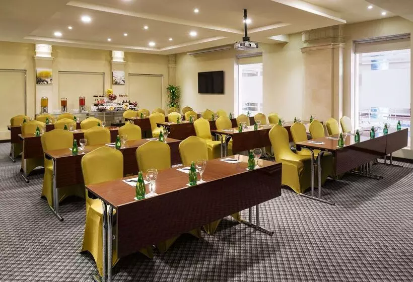 Отель Radisson Blu Dhahran