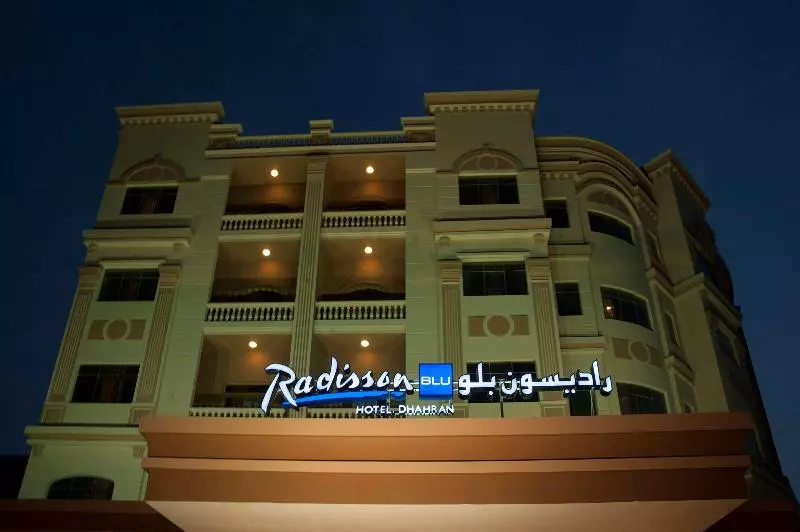 Отель Radisson Blu Dhahran