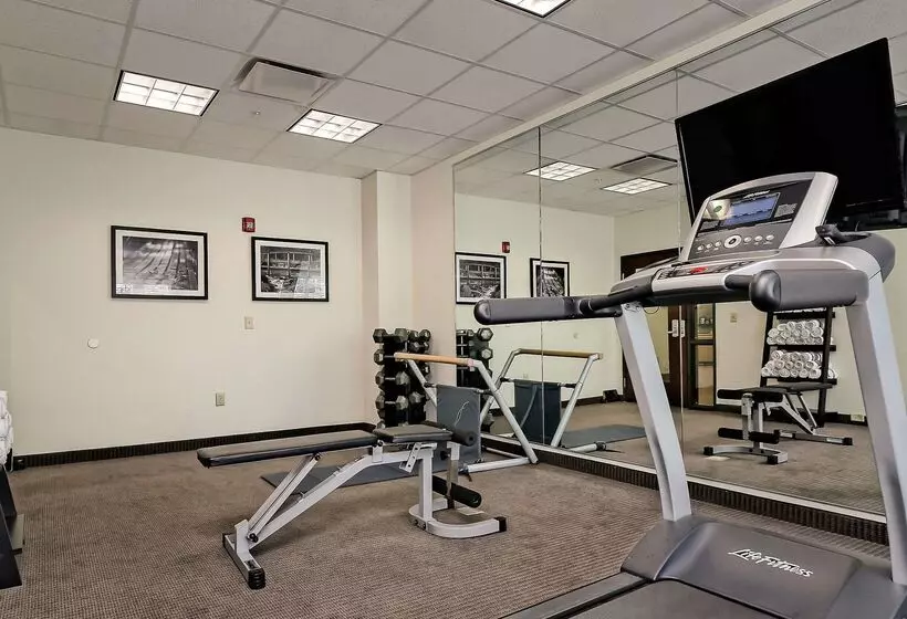 בית מלון כפרי Sleep Inn & Suites   Fort Scott