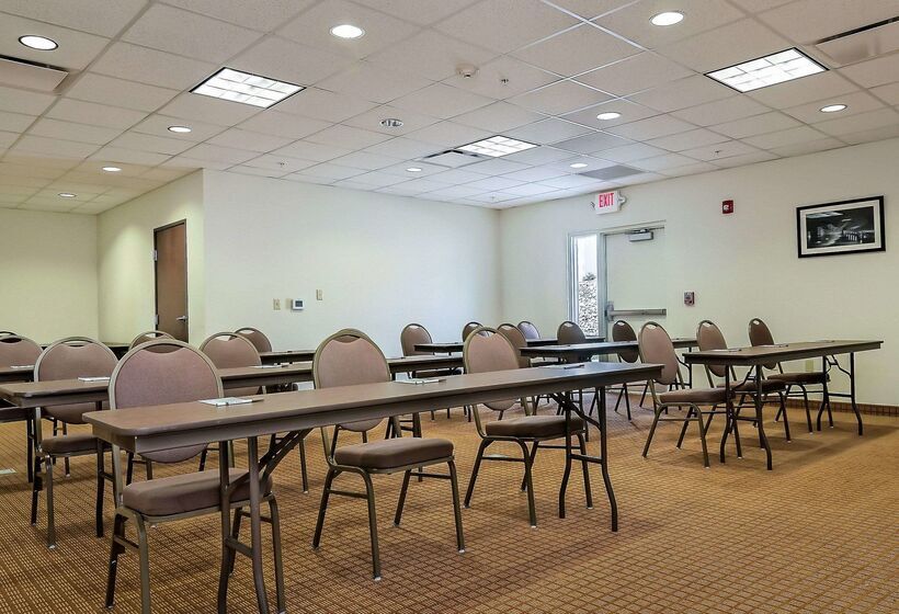 Отель Sleep Inn & Suites   Fort Scott