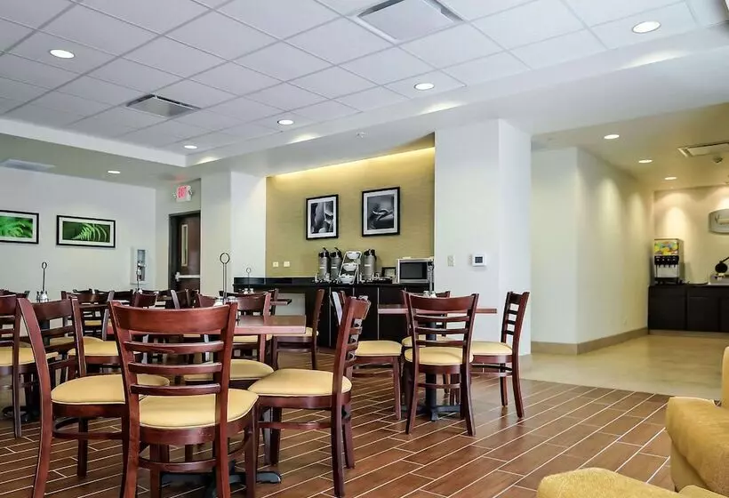 בית מלון כפרי Sleep Inn & Suites   Fort Scott