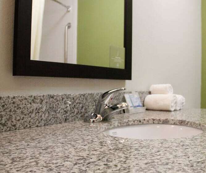 Отель Sleep Inn & Suites   Fort Scott
