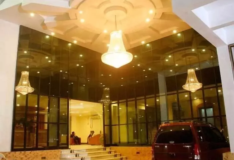 Отель Sun World