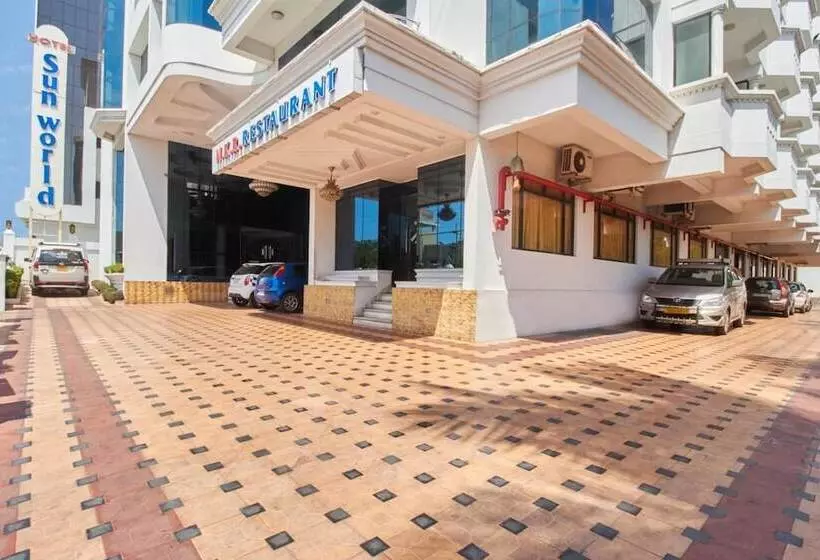 Отель Sun World