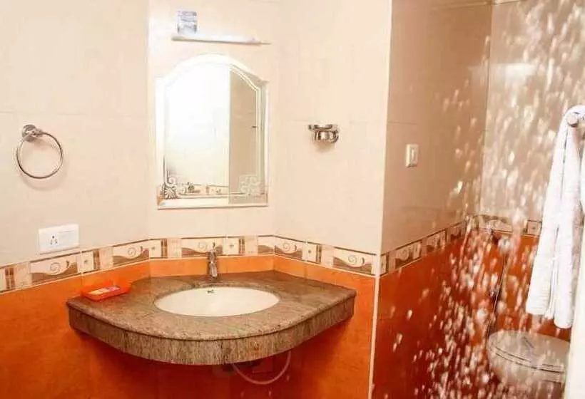 Отель Sun World