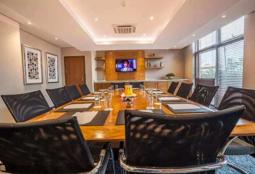 هتل Town Lodge Gaborone