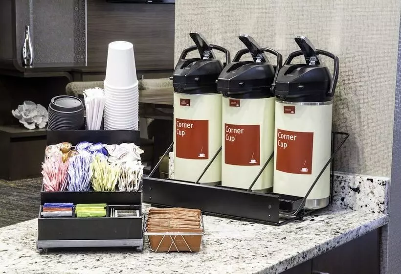 Отель Towneplace Suites By Marriott Oxford