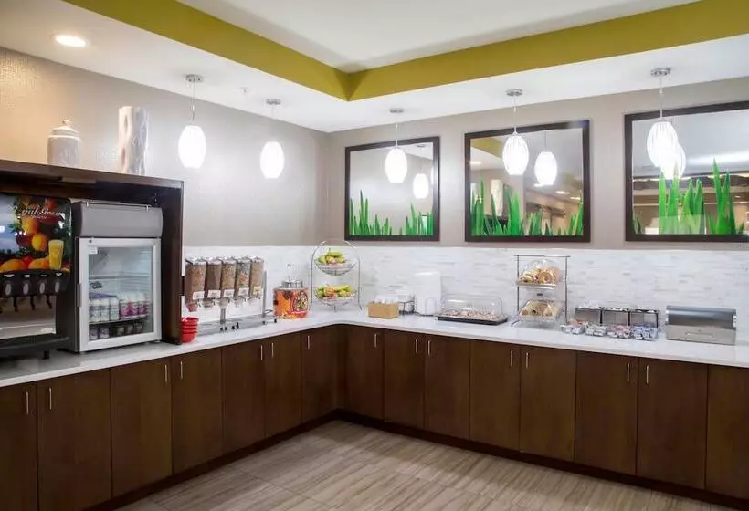 Отель Towneplace Suites By Marriott Oxford