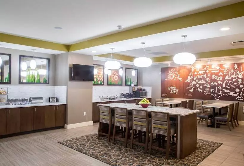 Отель Towneplace Suites By Marriott Oxford