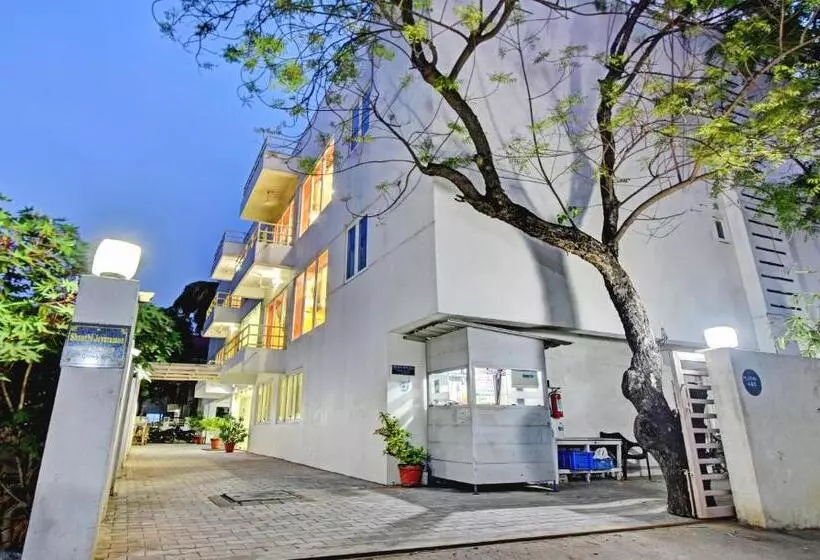 هتل Treebo Vapr Guindy Ekkatuthangal