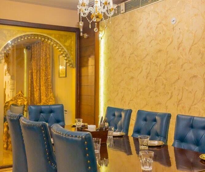 فندق Welcomheritage Traditional Haveli