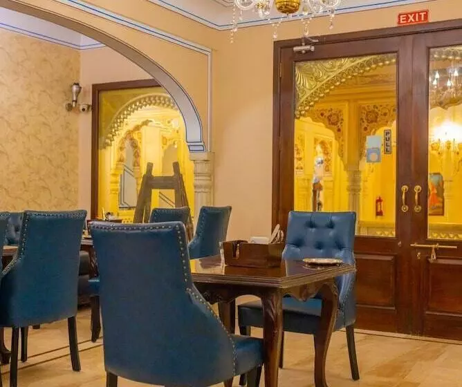 هتل Welcomheritage Traditional Haveli