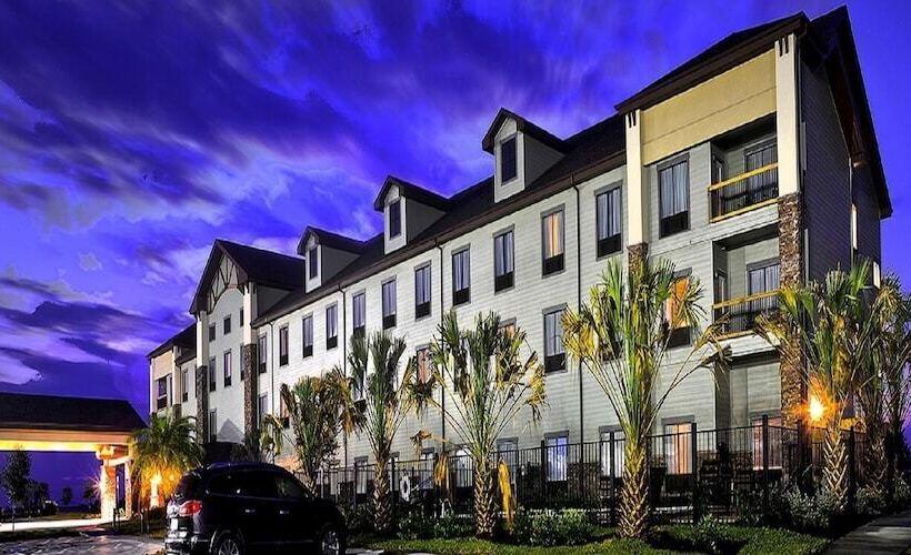 فندق Comfort Inn & Suites