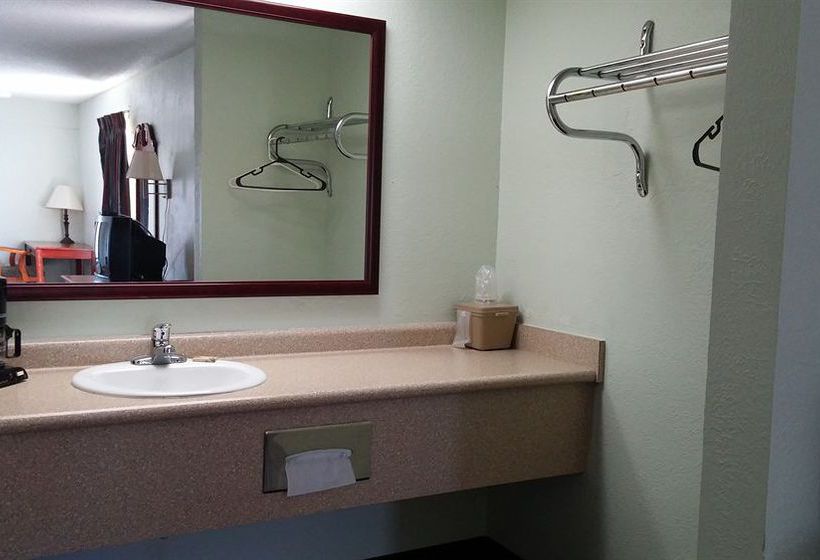 Мотель Claxton Inn