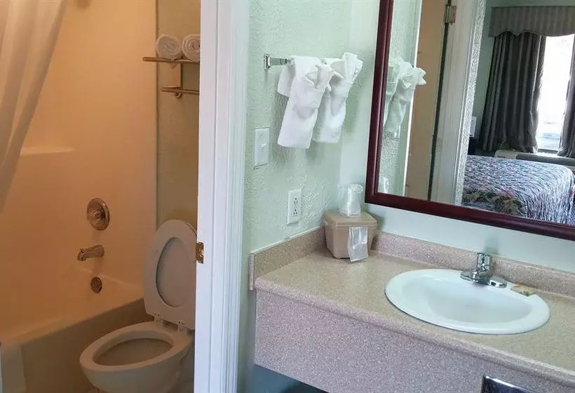 مُتل Claxton Inn