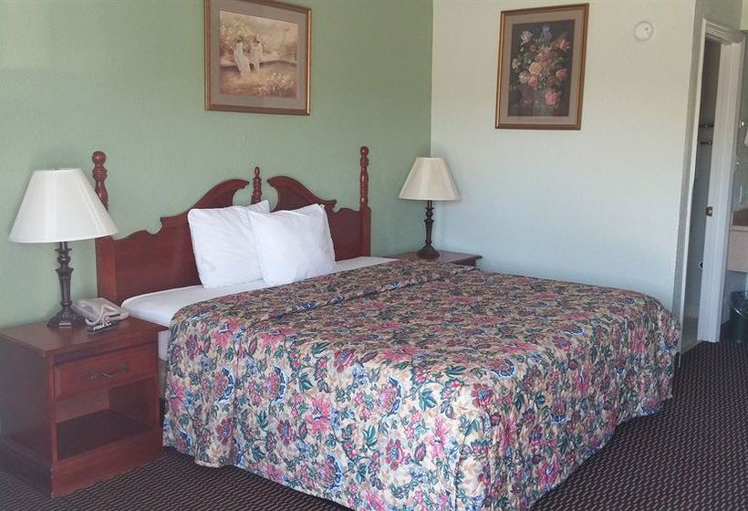 Мотель Claxton Inn