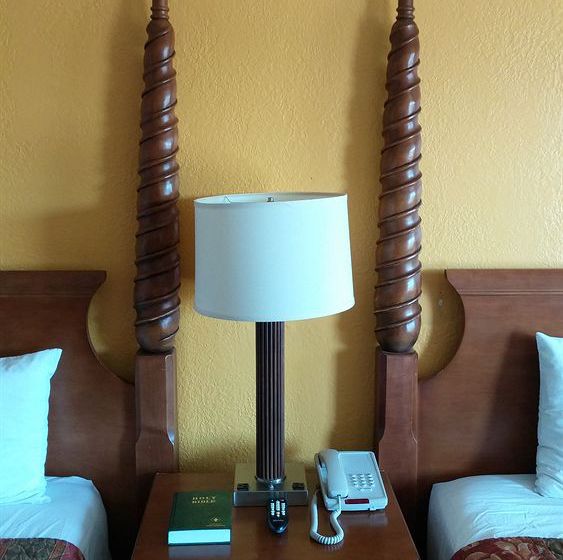 Мотель Claxton Inn