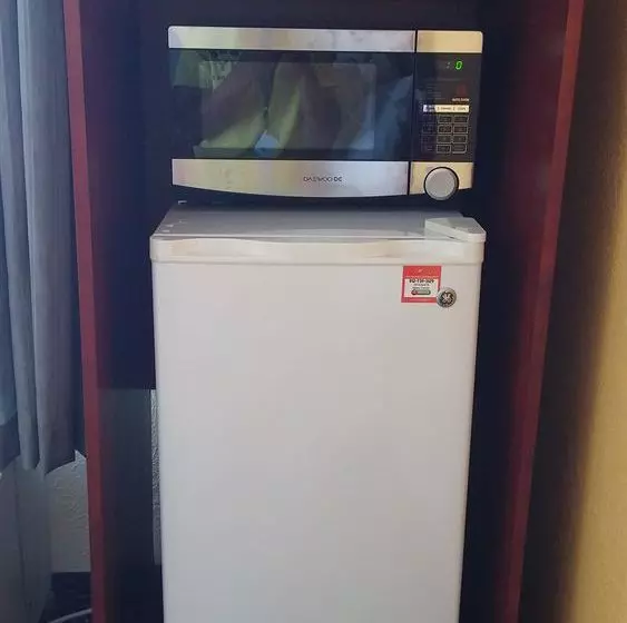 مُتل Claxton Inn