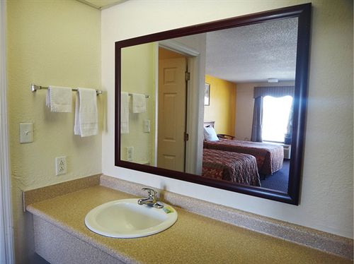 Мотель Claxton Inn