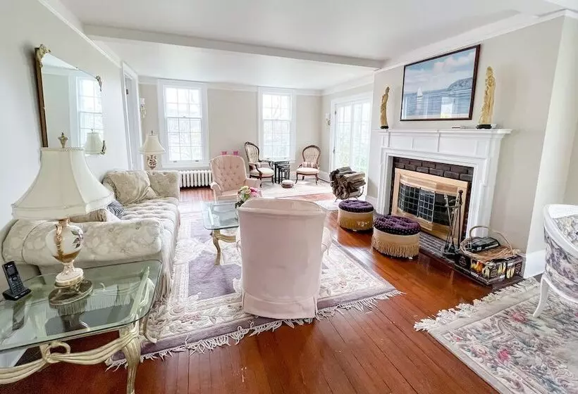 膳宿费 The Harbor Rose