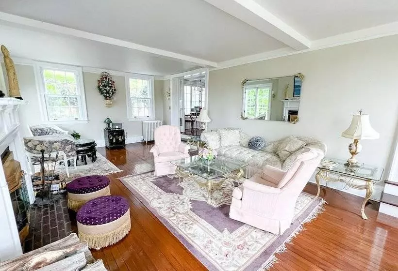 膳宿费 The Harbor Rose