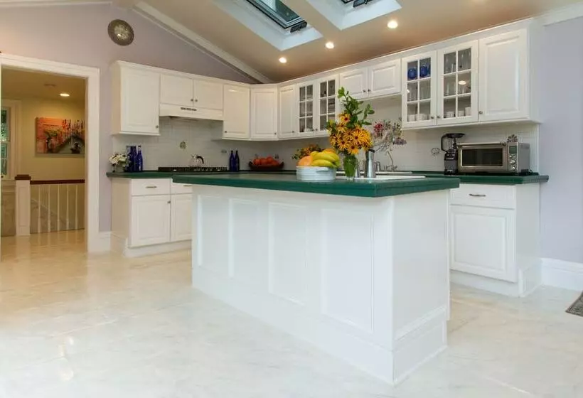 膳宿费 The Harbor Rose