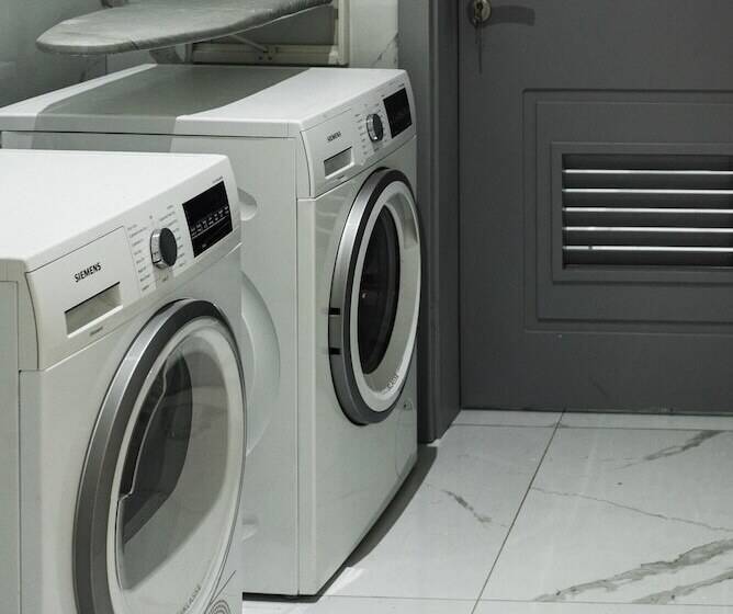 פנסיון The Harbor Rose