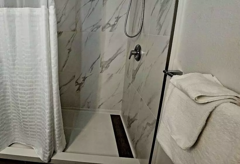 Hotelli Quality Inn & Suites