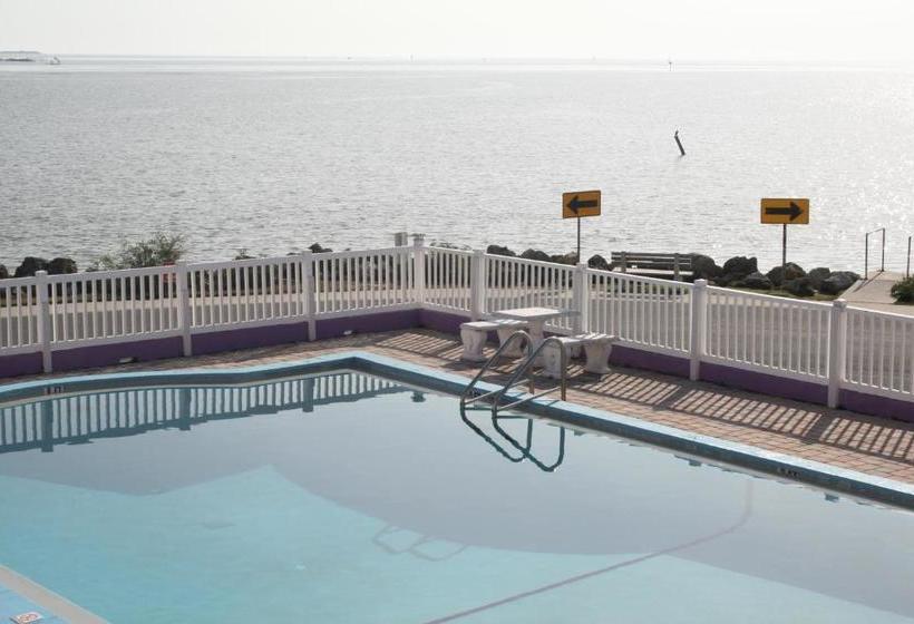 Beach Front Motel Cedar Key