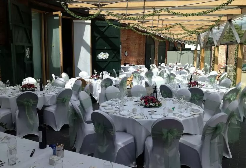 Hotel Chicheley Hall