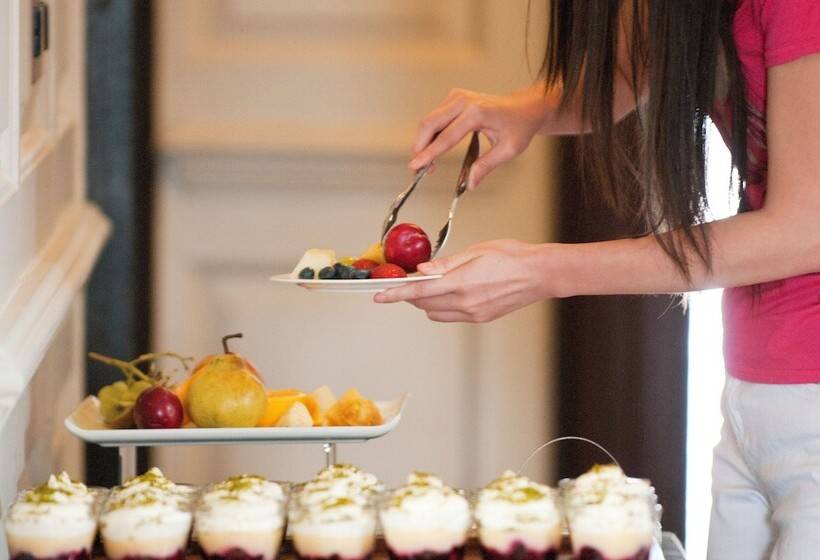 호텔 Chicheley Hall