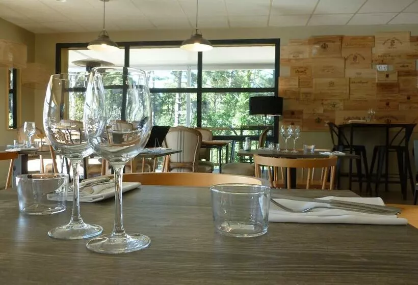 בית מלון כפרי Domaine Du Ferret Restaurant & Spa